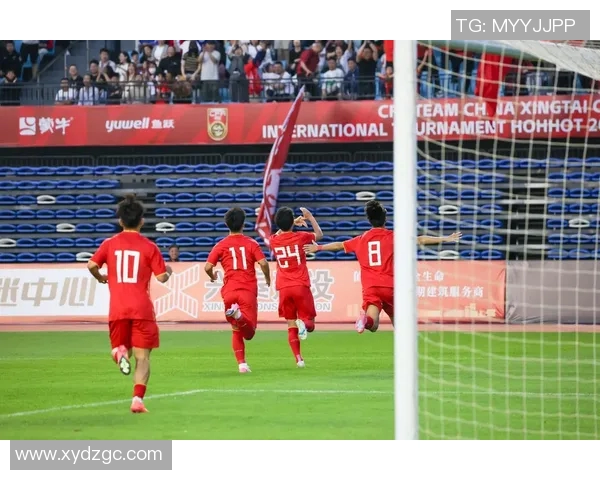 足球明星进球瞬间球迷狂欢表情大揭秘尽显激情与喜悦